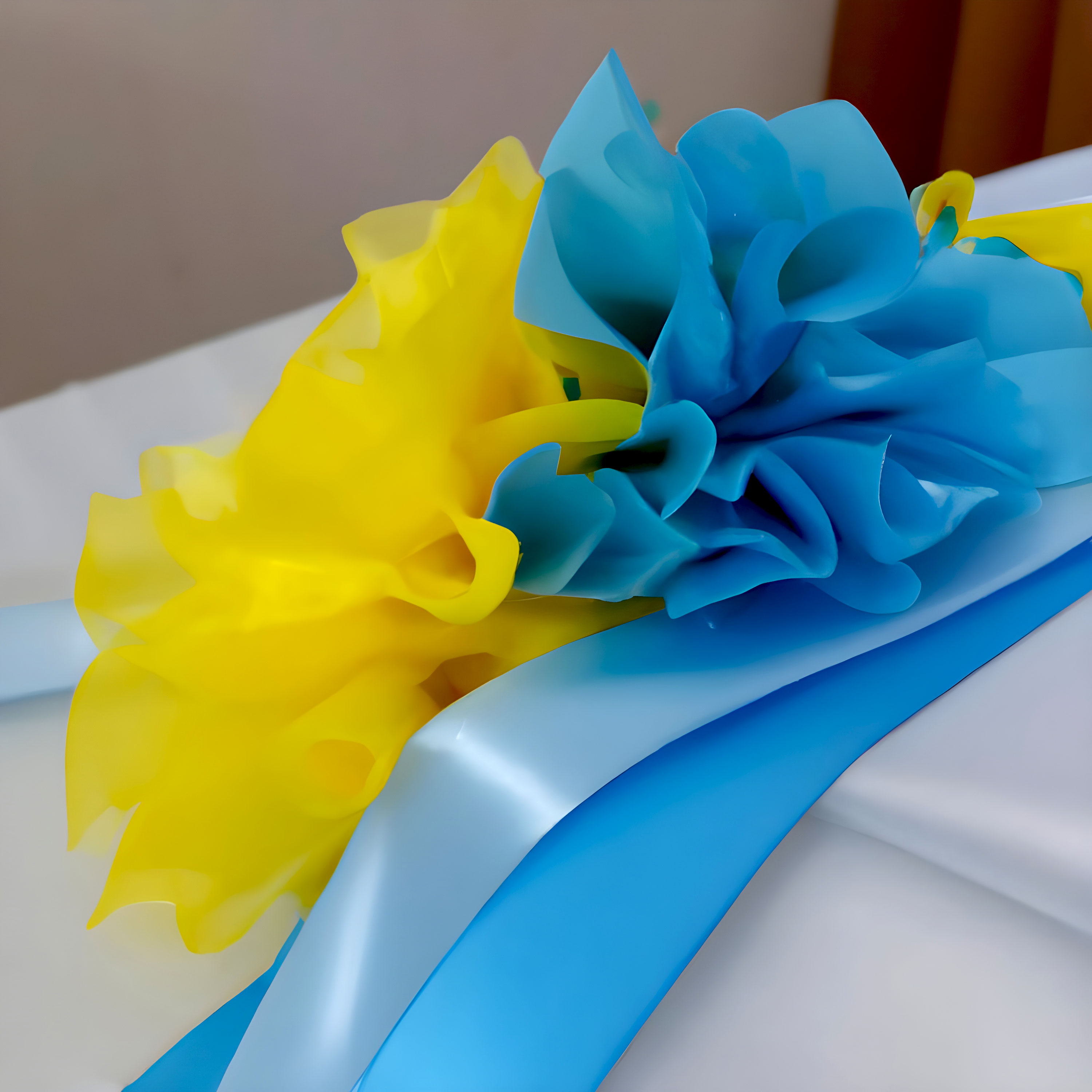 Blue-and-Yellow-Wedding-Colors-Theme-Banner-from-Gentlemansguru.com